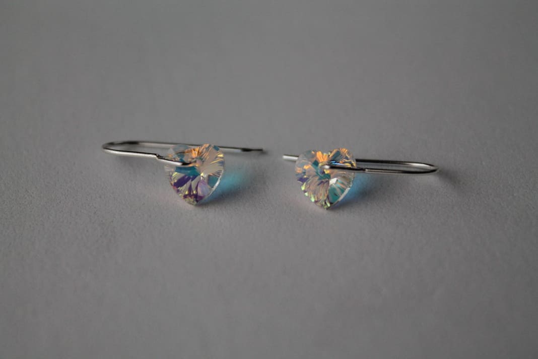 Pendientes Corazones de Plata con Cristal - Imagen 2