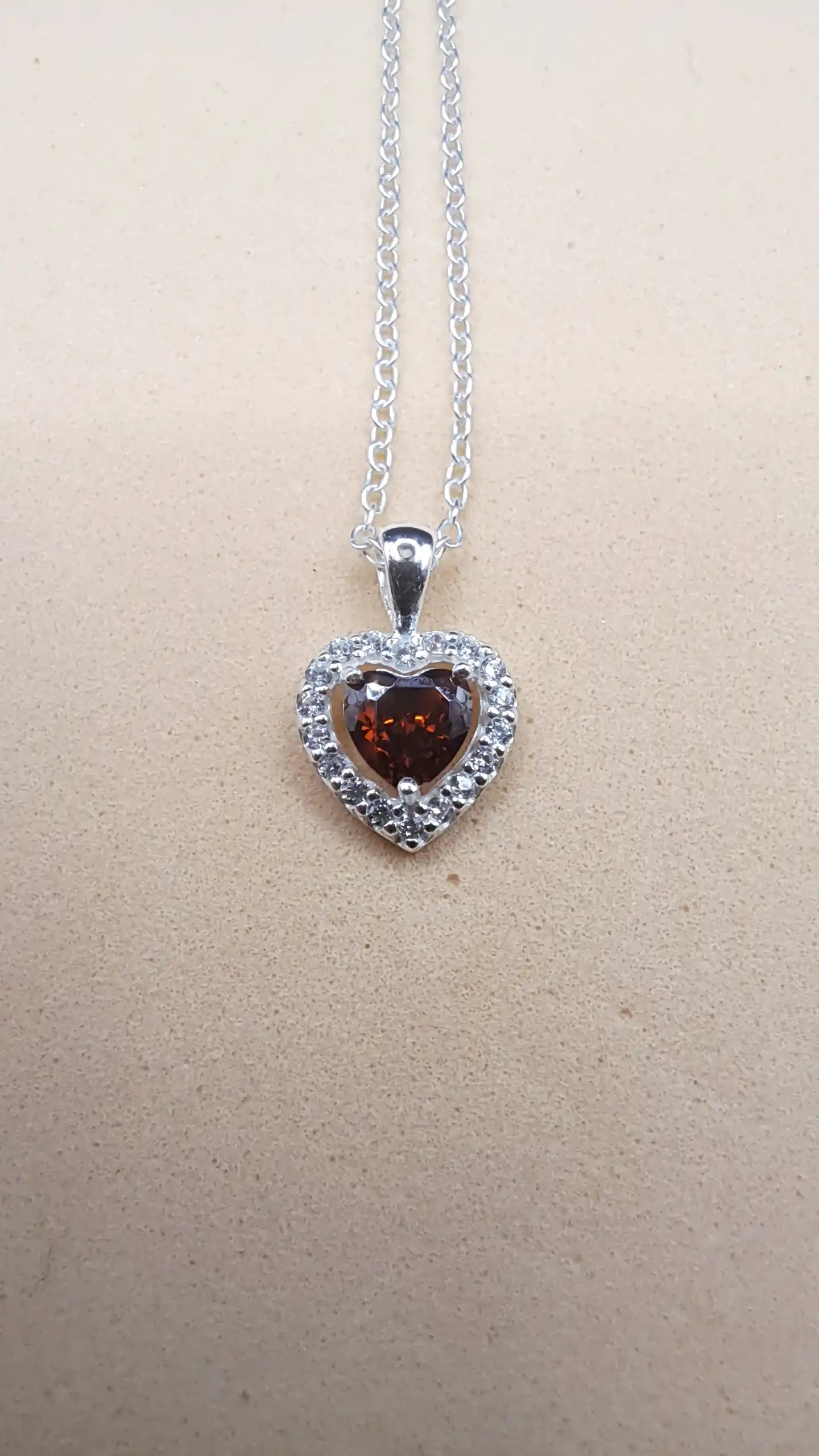 Collar de corazón de plata 925 con circonita cristal y halo brillante