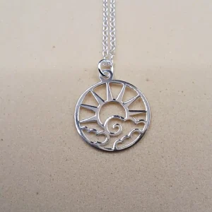 Collar de nube con sol de plata 925, medallón calado de 13 mm
