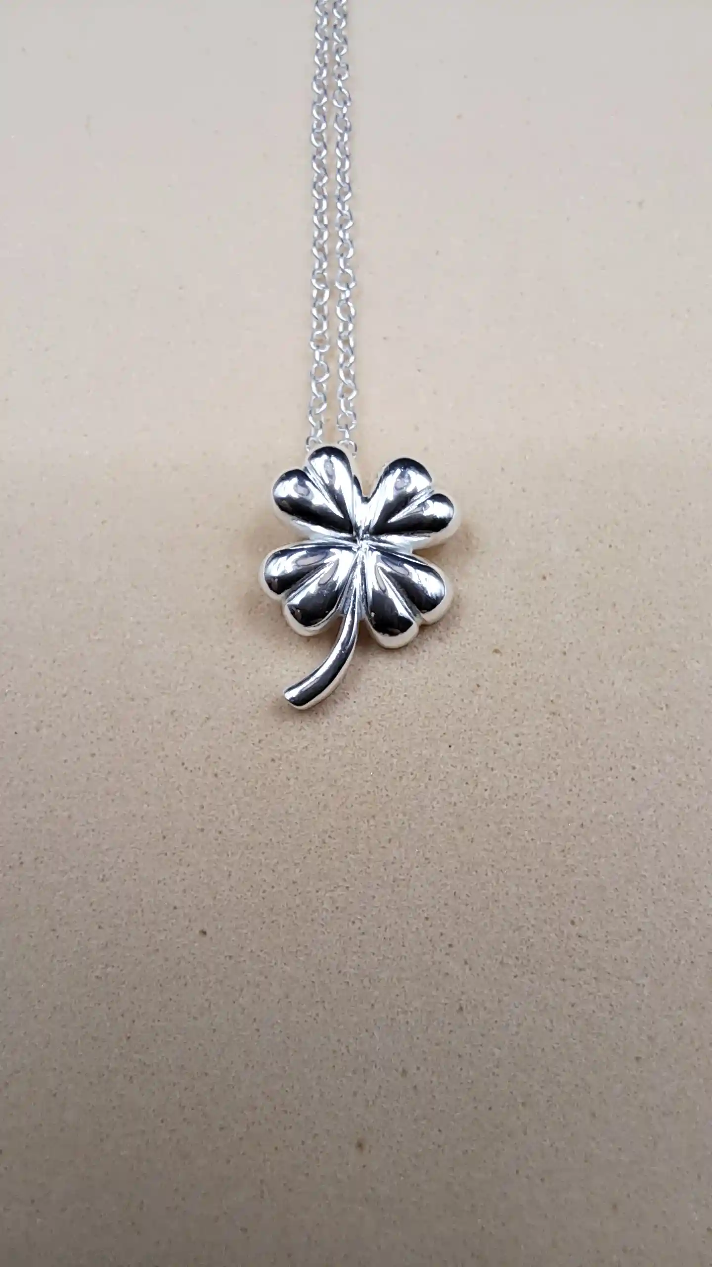 Collar de trebol de la suerte en plata 925