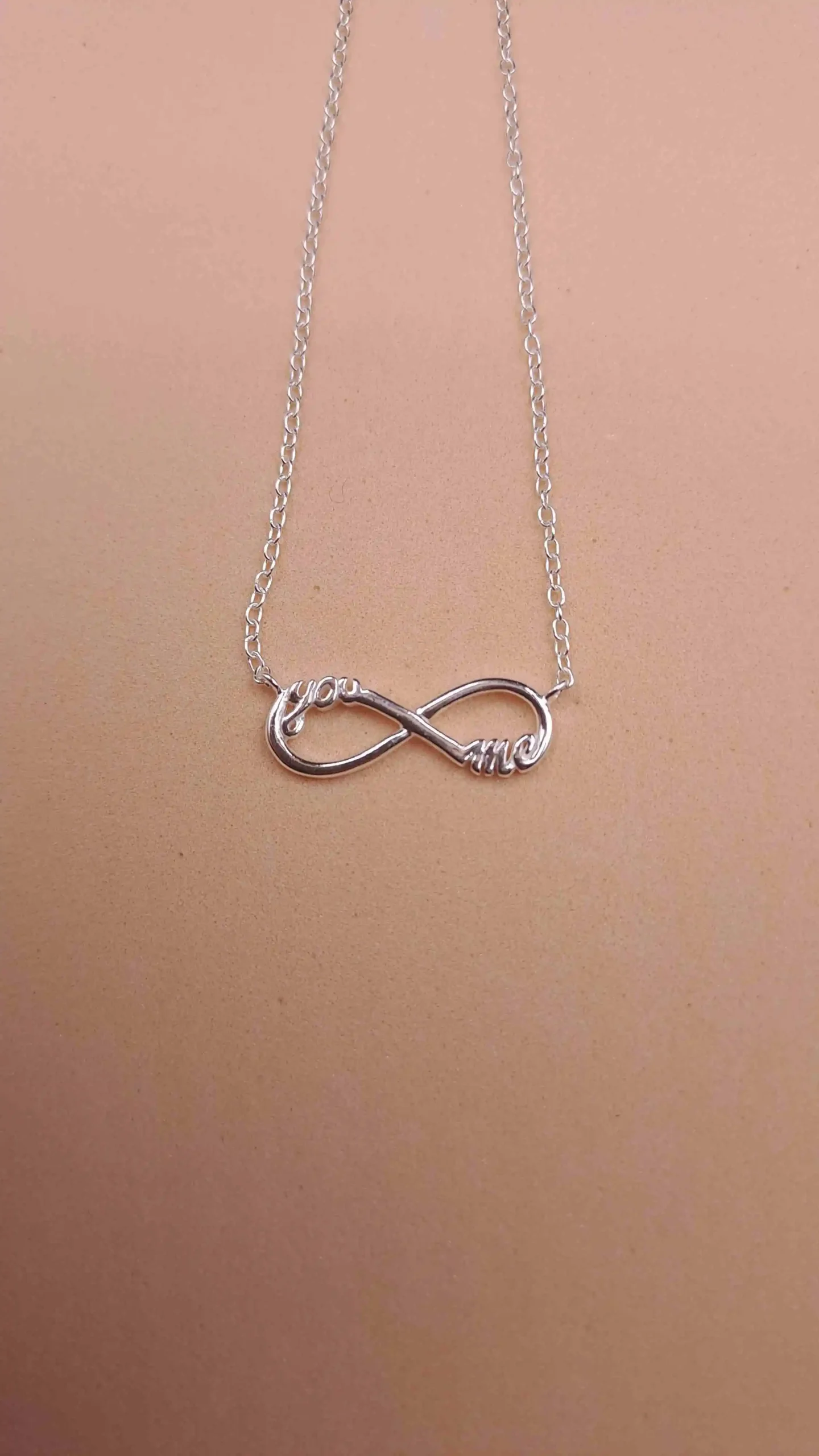 Collar infinito en plata de ley 925